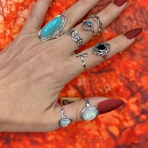 3/$10 NEW Boho Style Rings & MIDI
Rings Design Mix /silver tone BUNDLE NWOT